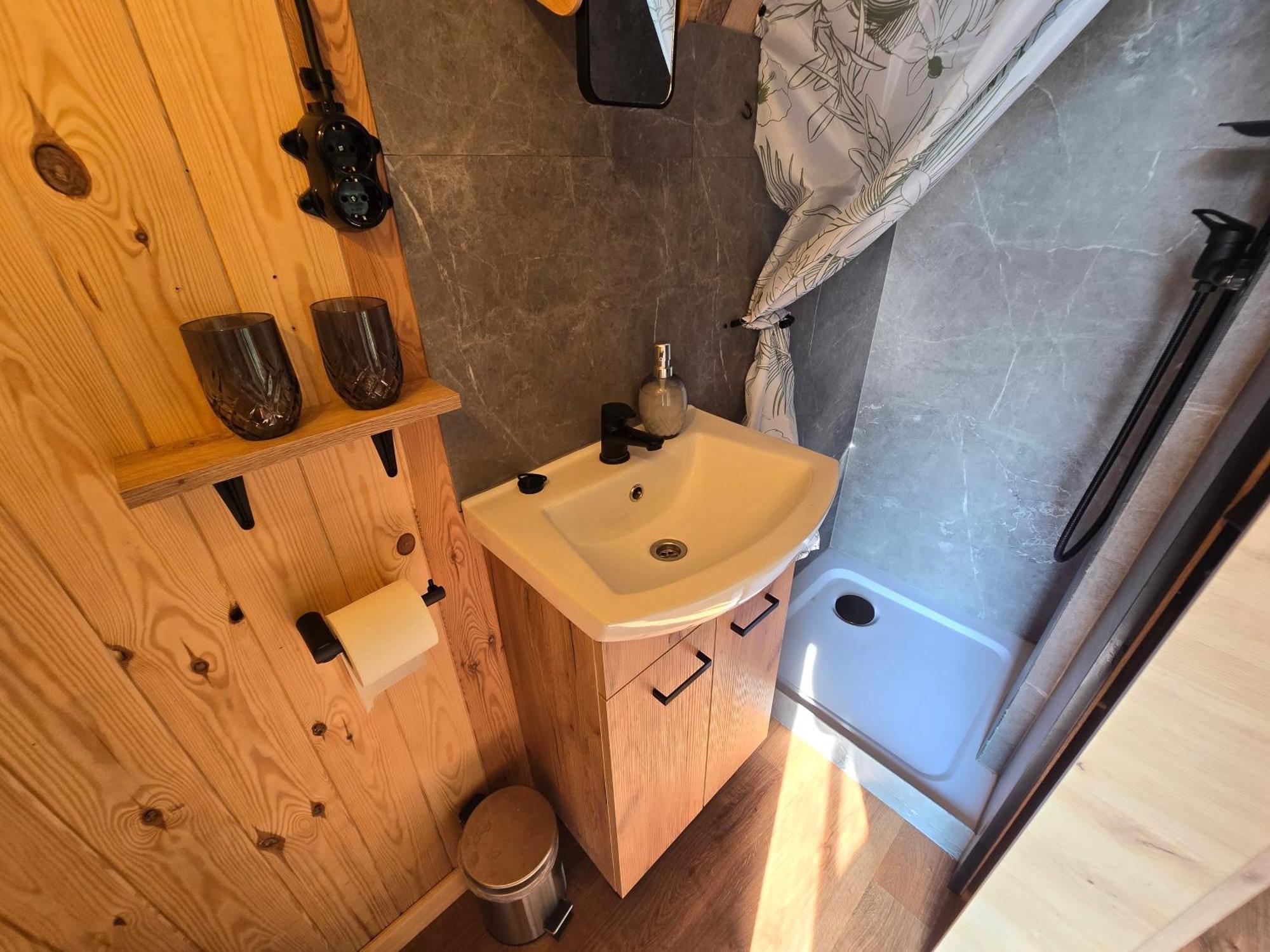 Oaza Swiety Spokoj - Domek Z Balia I Jacuzzi Rzasnik ภายนอก รูปภาพ